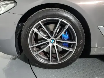 2022 BMW 5 серии с пробегом 42 373 км
