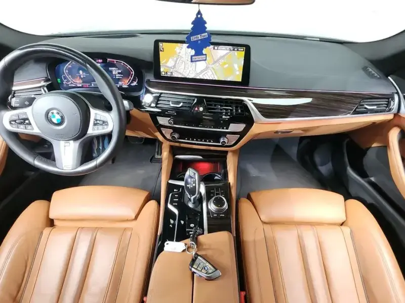 2022 BMW 5 серии с пробегом 42 373 км
