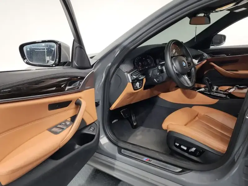 2022 BMW 5 серии с пробегом 42 373 км