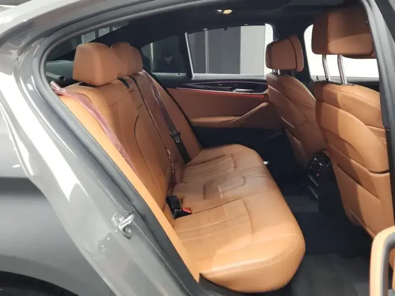 2022 BMW 5 серии с пробегом 42 373 км