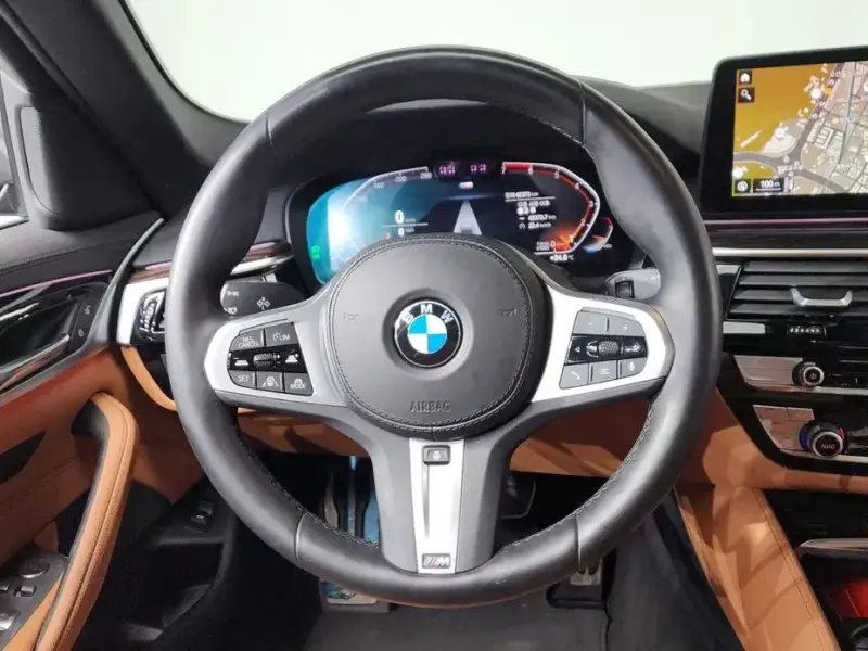2022 BMW 5 серии с пробегом 42 373 км