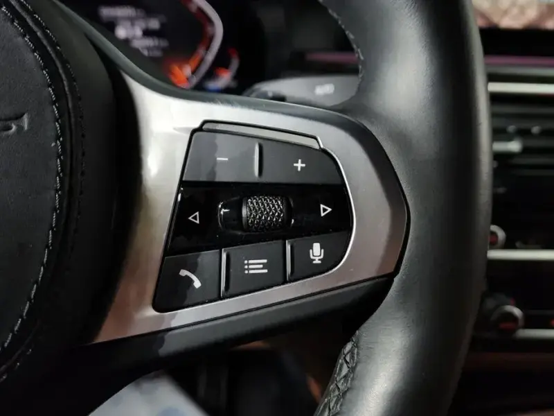 2022 BMW 5 серии с пробегом 42 373 км