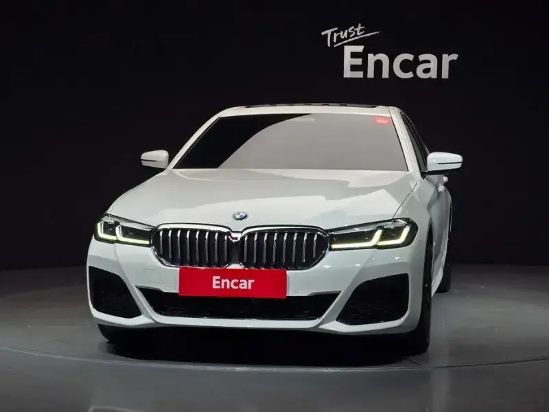 2022 BMW 5 серии с пробегом 68 988 км