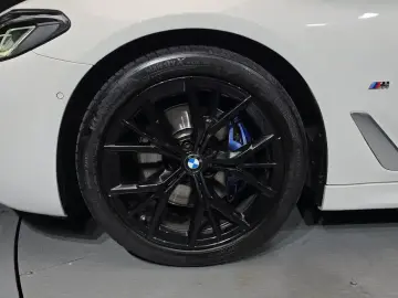 2022 BMW 5 серии с пробегом 68 988 км