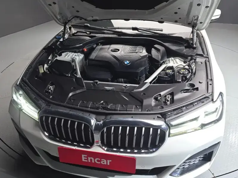 2022 BMW 5 серии с пробегом 68 988 км