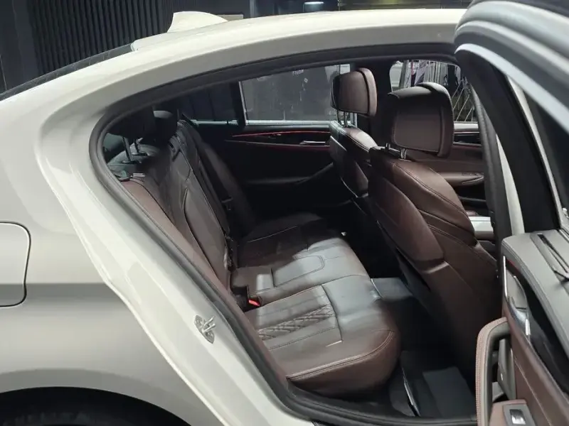 2022 BMW 5 серии с пробегом 68 988 км