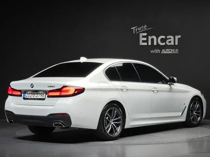 2022 BMW 5 серии с пробегом 29 570 км