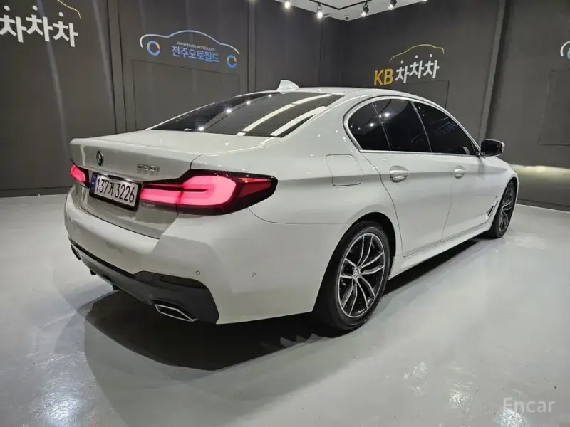 2022 BMW 5 серии с пробегом 80 211 км