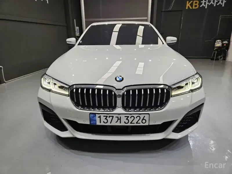 2022 BMW 5 серии с пробегом 80 211 км