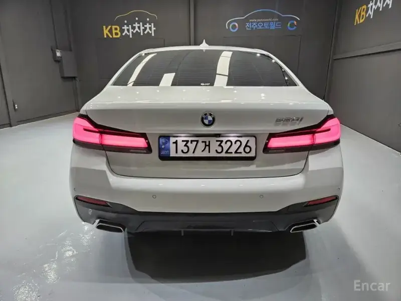 2022 BMW 5 серии с пробегом 80 211 км