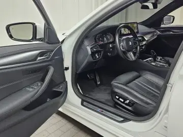 2022 BMW 5 серии с пробегом 29 570 км