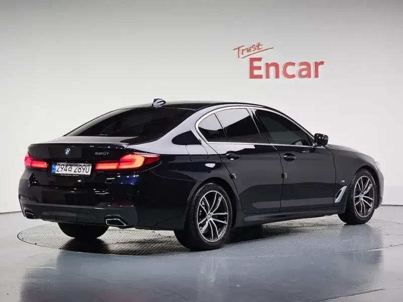 2022 BMW 5 серии с пробегом 37 985 км