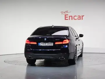 2022 BMW 5 серии с пробегом 37 985 км