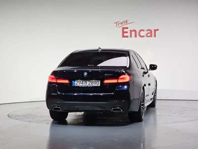 2022 BMW 5 серии с пробегом 37 985 км