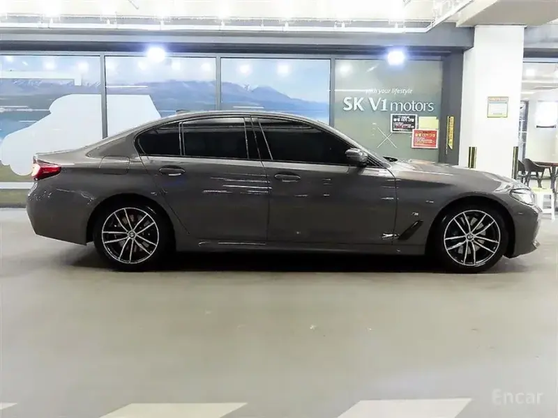 2022 BMW 5 серии с пробегом 71 703 км