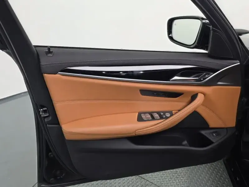 2022 BMW 5 серии с пробегом 79 404 км