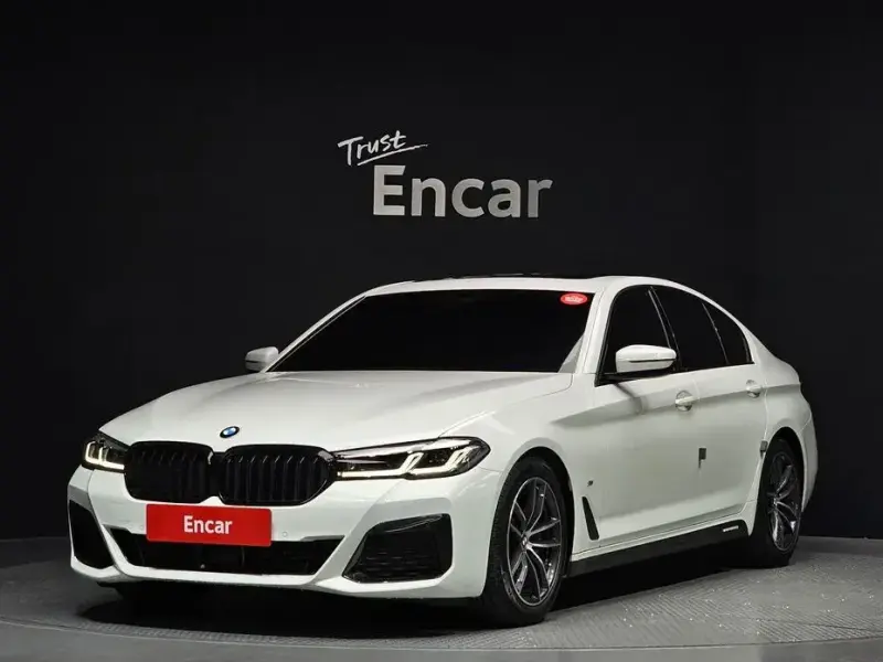 2022 BMW 5 серии с пробегом 29 809 км