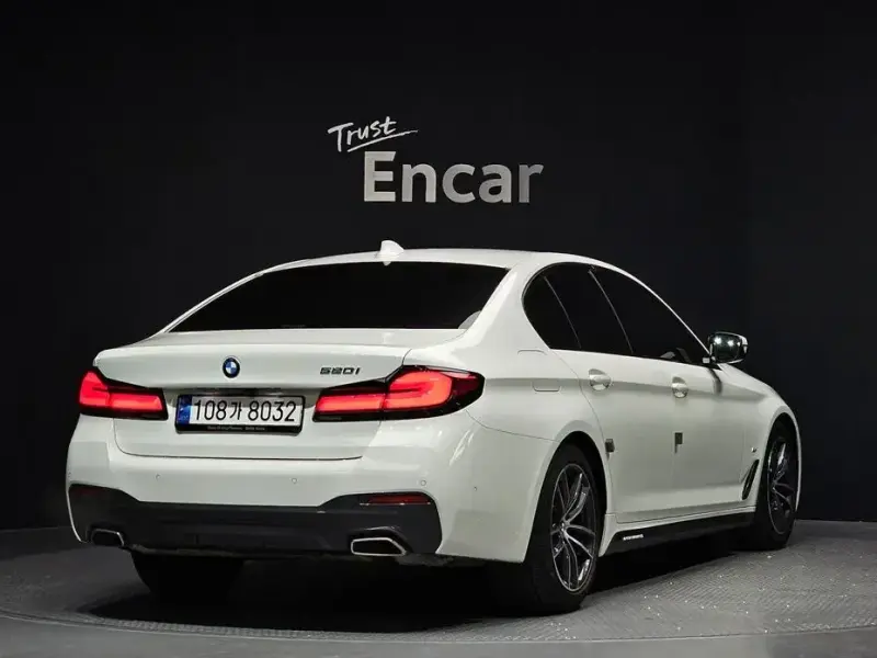 2022 BMW 5 серии с пробегом 29 809 км