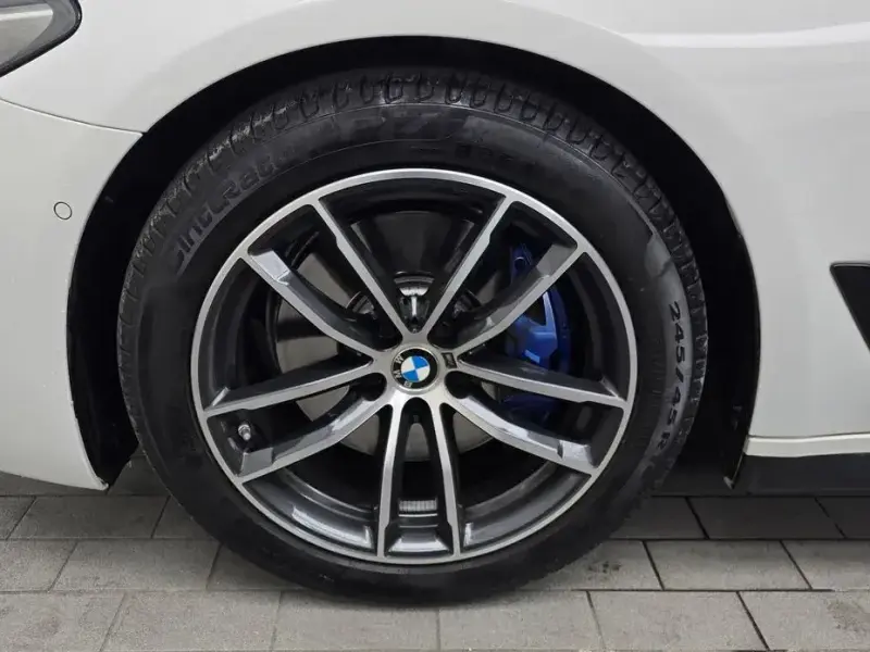 2022 BMW 5 серии с пробегом 29 809 км