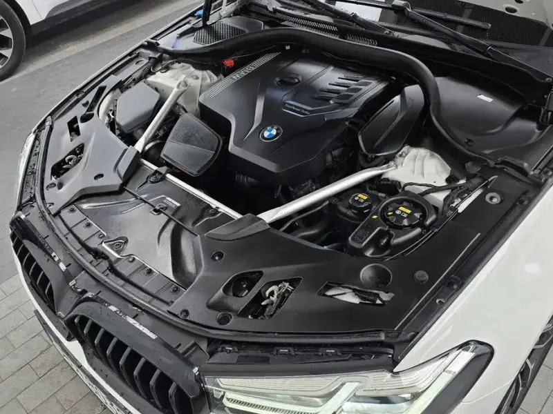 2022 BMW 5 серии с пробегом 29 809 км