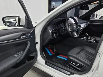 2022 BMW 5 серии с пробегом 29 809 км
