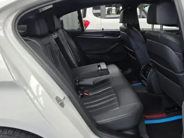 2022 BMW 5 серии с пробегом 29 809 км