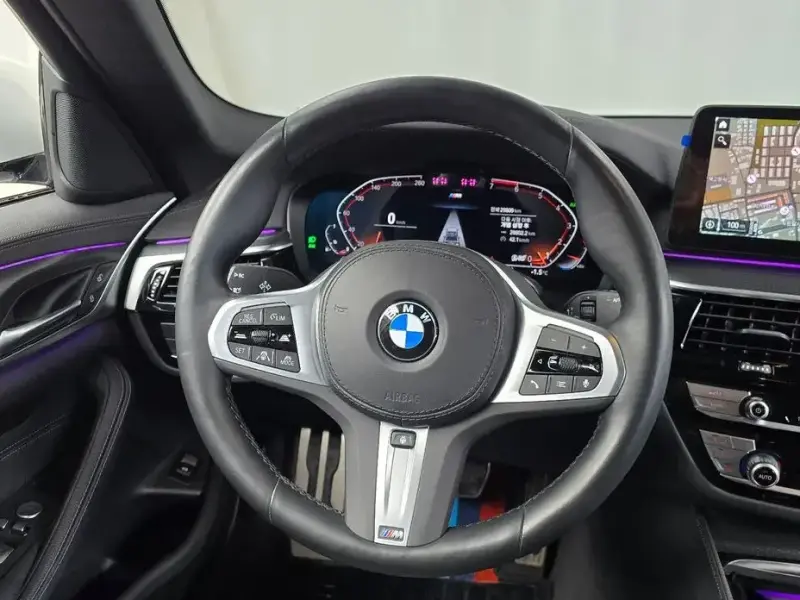 2022 BMW 5 серии с пробегом 29 809 км