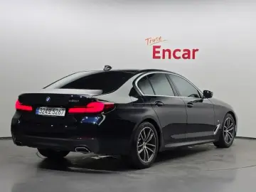 2022 BMW 5 серии с пробегом 9 896 км