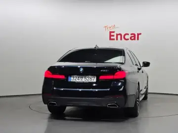 2022 BMW 5 серии с пробегом 9 896 км