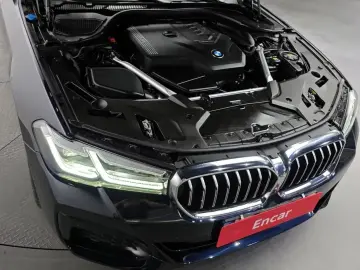 2022 BMW 5 серии с пробегом 9 896 км