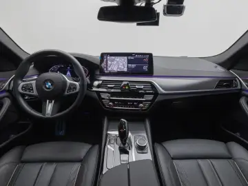 2022 BMW 5 серии с пробегом 52 700 км