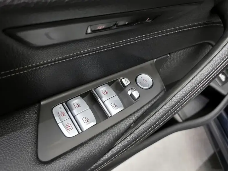2022 BMW 5 серии с пробегом 9 896 км