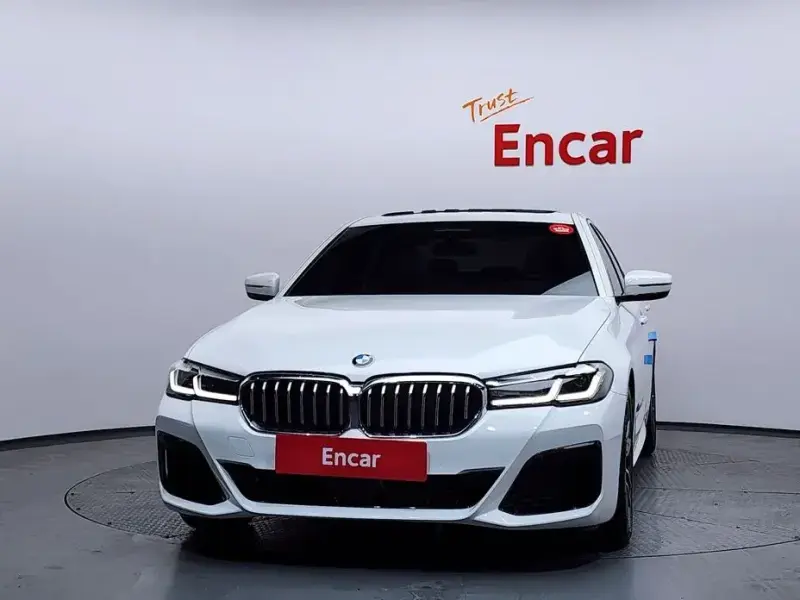 2022 BMW 5 серии с пробегом 11 316 км