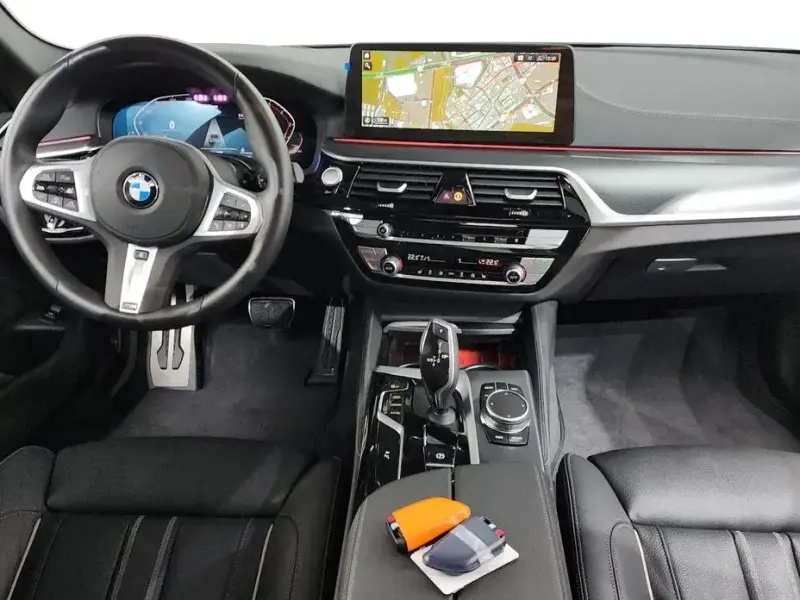 2022 BMW 5 серии с пробегом 11 316 км