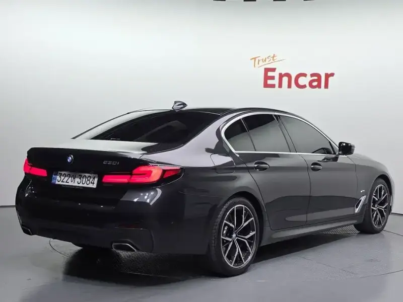 2022 BMW 5 серии с пробегом 46 114 км