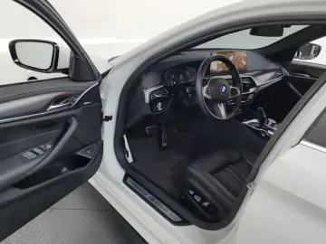2022 BMW 5 серии с пробегом 11 316 км