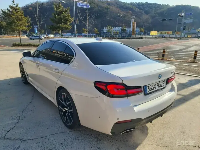 2022 BMW 5 серии с пробегом 66 550 км