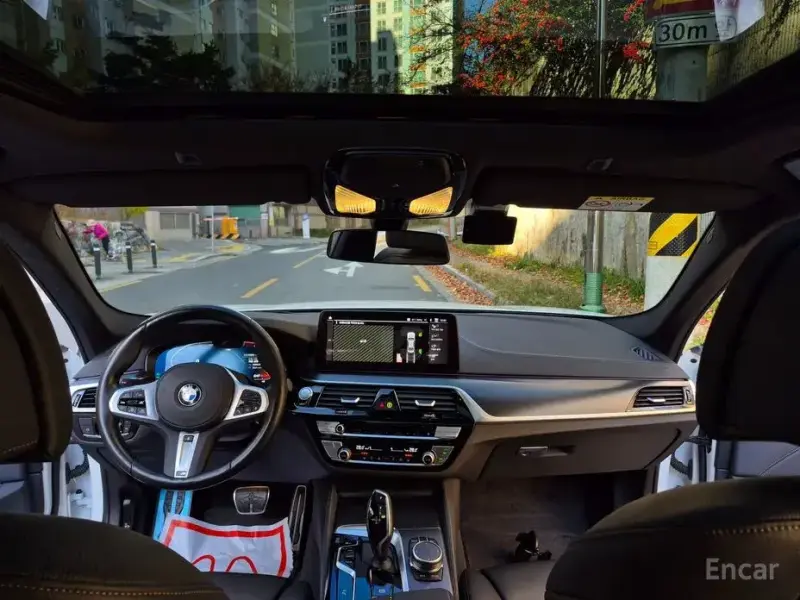 2022 BMW 5 серии с пробегом 50 900 км
