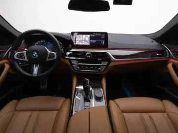 2022 BMW 5 серии с пробегом 74 403 км