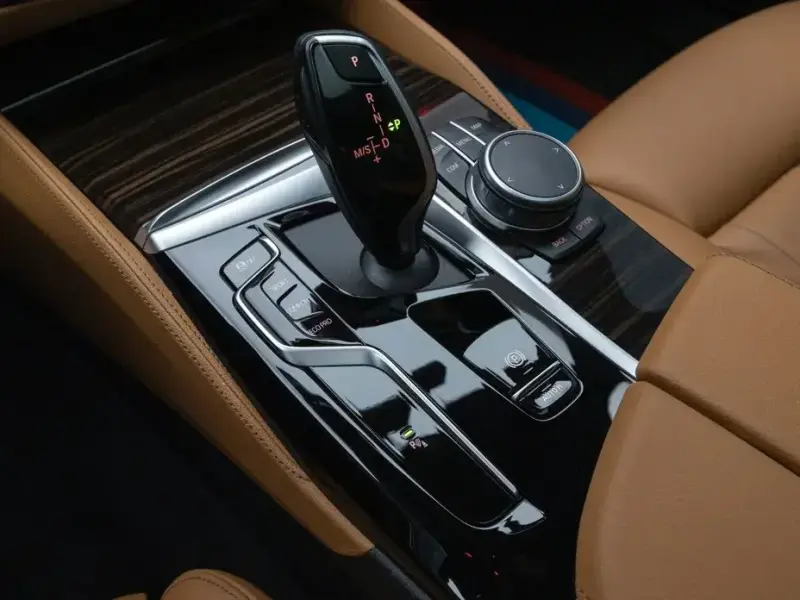 2022 BMW 5 серии с пробегом 74 403 км