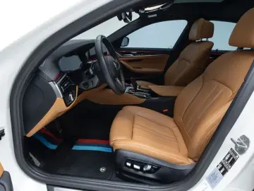 2022 BMW 5 серии с пробегом 74 403 км