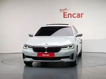 2022 BMW 5 серии с пробегом 9 385 км