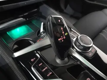 2022 BMW 5 серии с пробегом 9 385 км