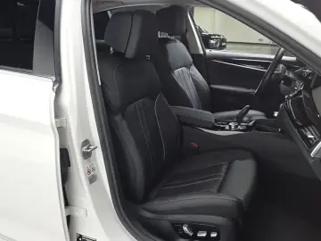 2022 BMW 5 серии с пробегом 9 385 км
