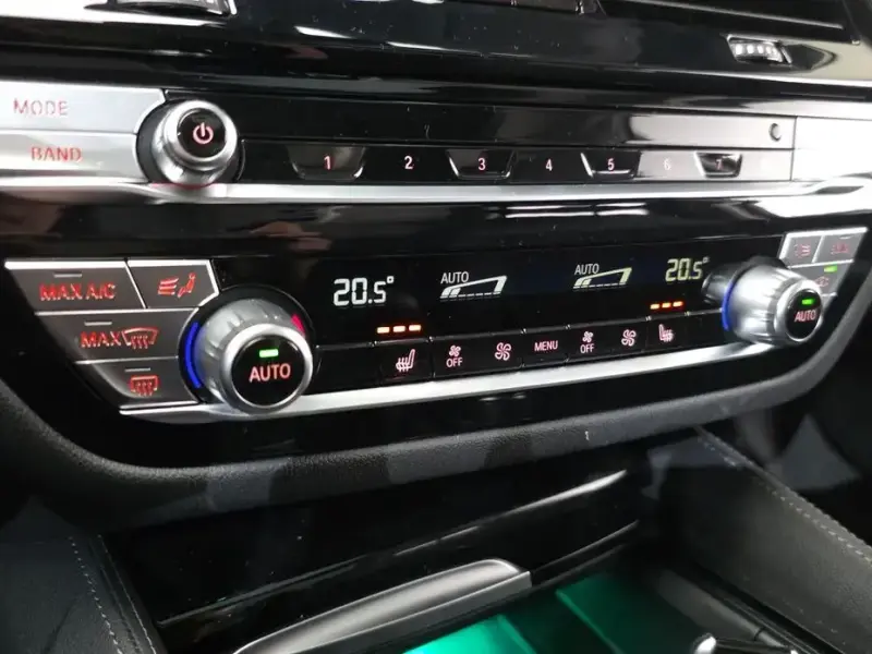 2022 BMW 5 серии с пробегом 9 385 км