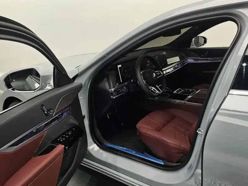 2025 BMW 7 серии с пробегом 2 428 км