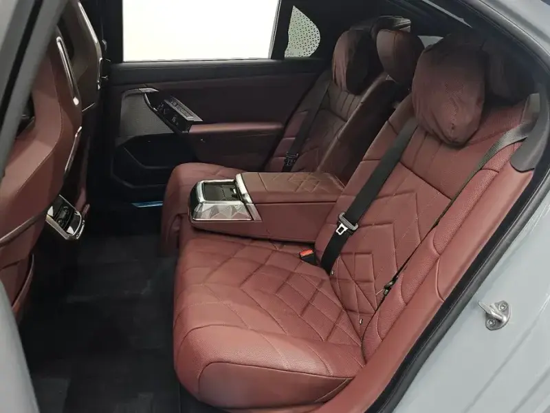 2025 BMW 7 серии с пробегом 2 428 км