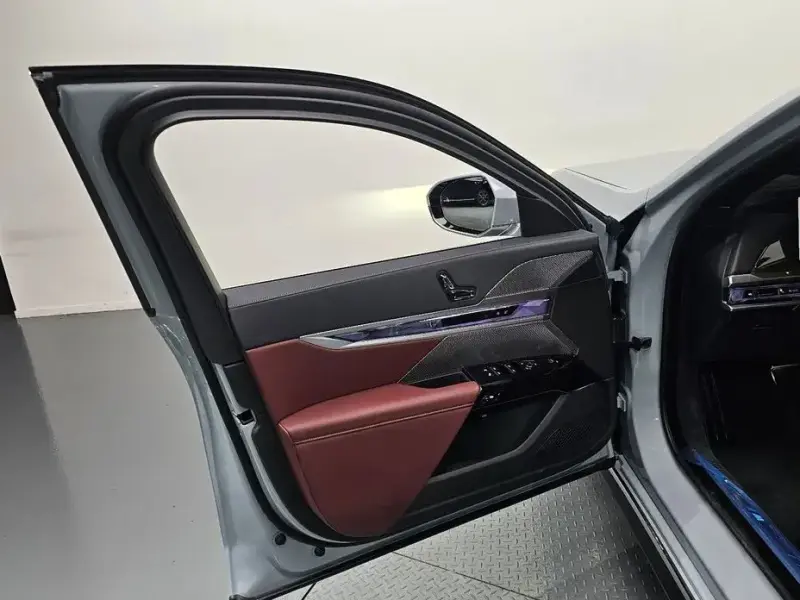 2025 BMW 7 серии с пробегом 2 428 км