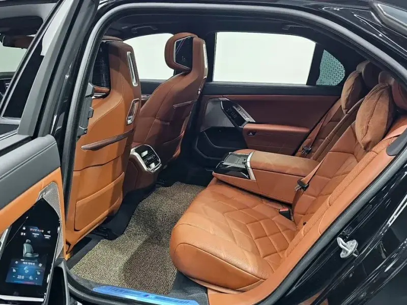 2025 BMW 7 серии с пробегом 11 146 км