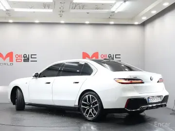 2024 BMW 7 серии с пробегом 21 589 км